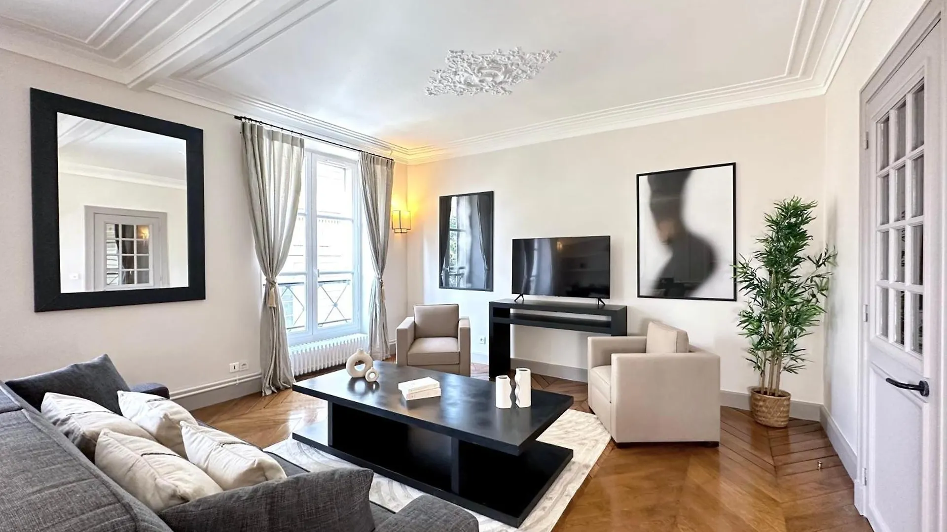 Luxembourg Garden Unique Haven Апартаменты *